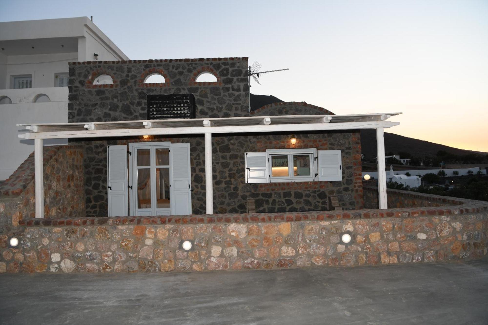Starlight Luxury Seaside Villa & Suites Imerovígli Buitenkant foto